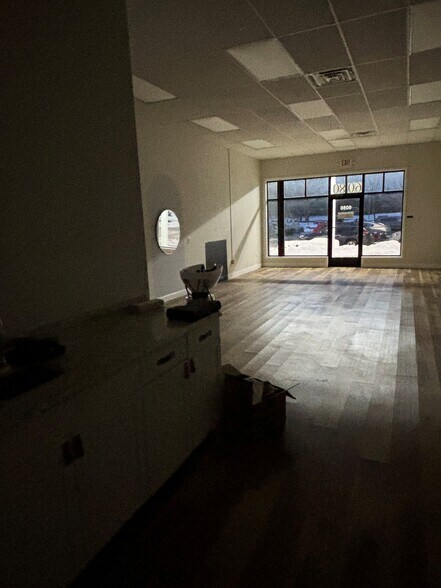 More Photos Of 6066-6084 S 12th St, Kalamazoo Storefront Retail Office For Lease