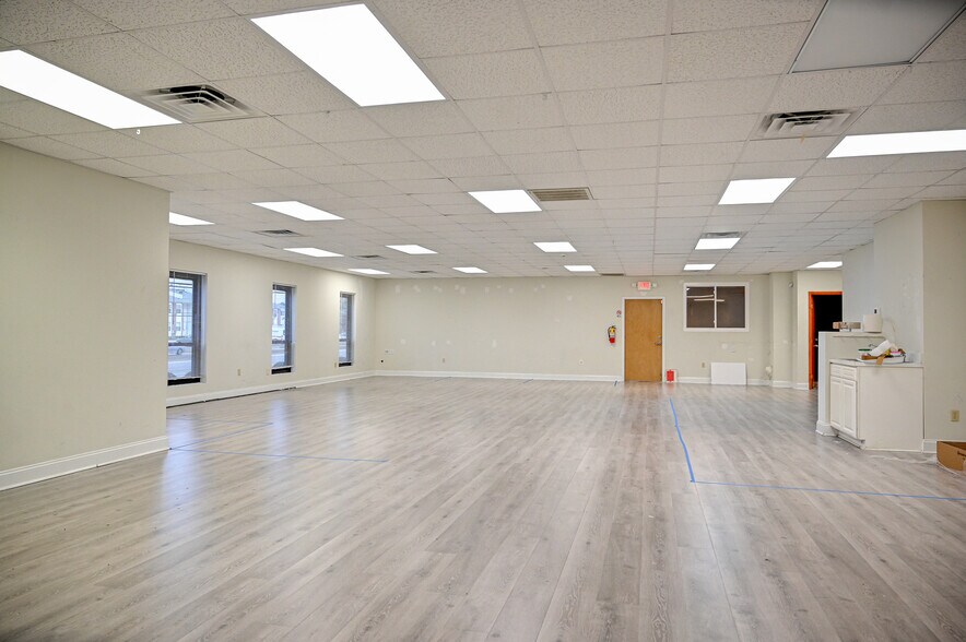 More Photos Of 317 Brick Blvd, Brick Office For Lease