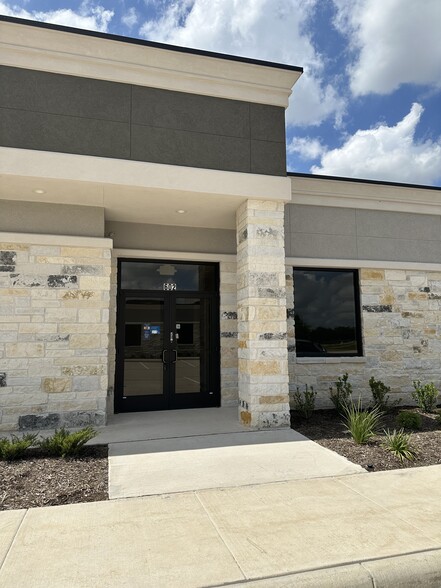 Primary Photo Of 25145 Star Ln, Katy Office Residential For Lease