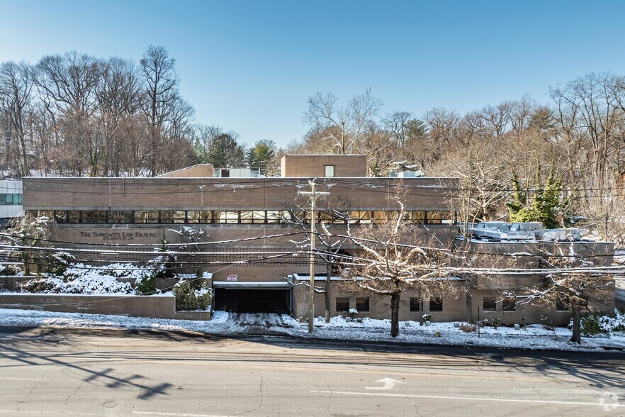 More Photos Of 175 E Shore Rd, Great Neck Office For Lease