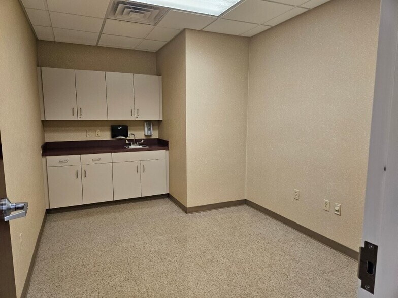More Photos Of 1600 Sixth Ave, York Medical For Sale