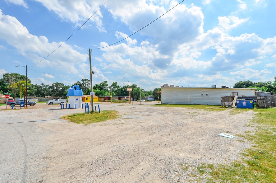 More Photos Of 7645-7661 Park Place Blvd, Houston Restaurant For Sale