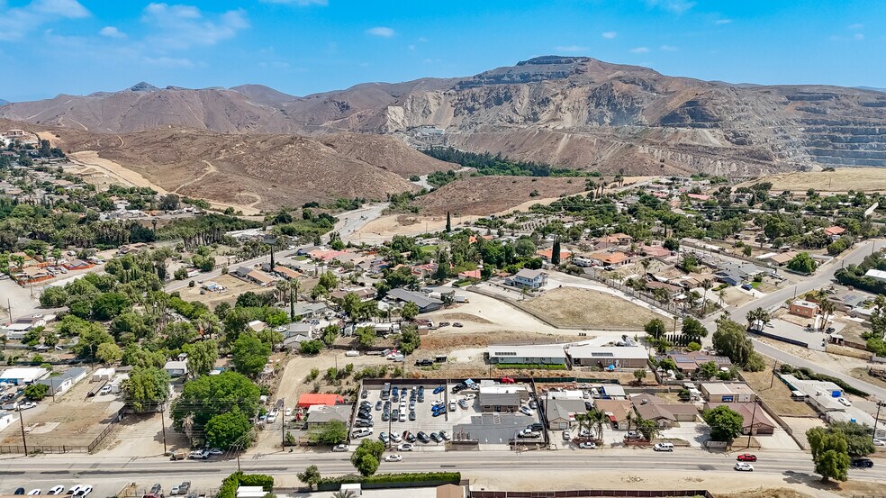 More Photos Of 19700 Temescal Canyon Rd, Corona Freestanding For Lease
