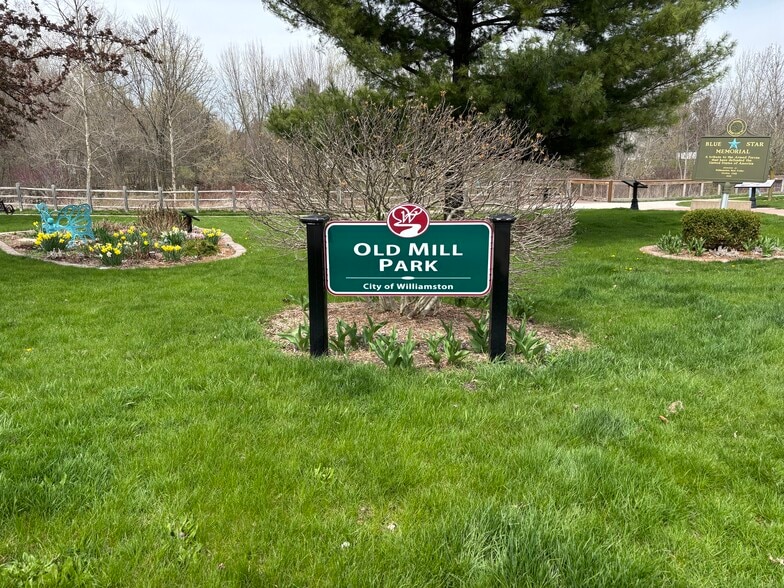 More Photos Of 114 N Putnam St, Williamston Freestanding For Sale