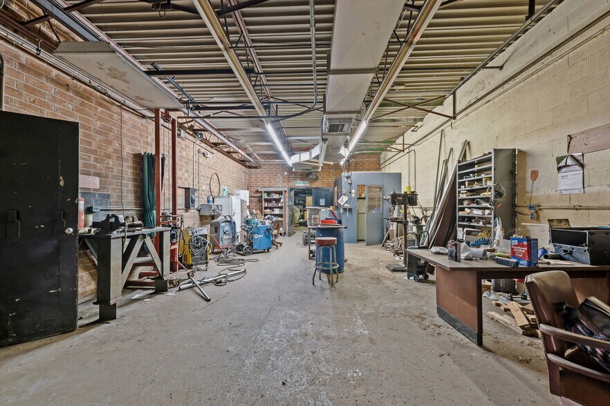 More Photos Of 1000 E Butler Ave, Liberty Manufacturing For Sale