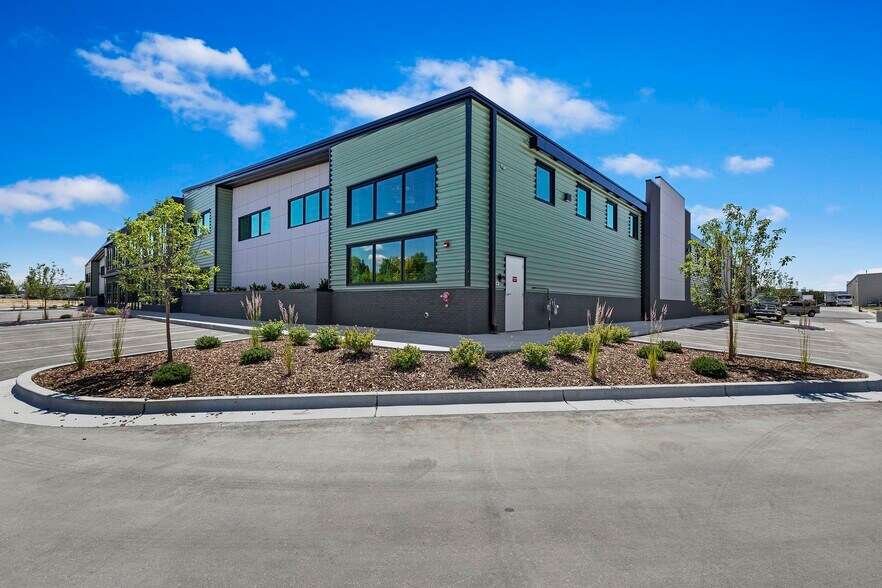More Photos Of 335 S Locust Grove Rd, Meridian Manufacturing For Sale