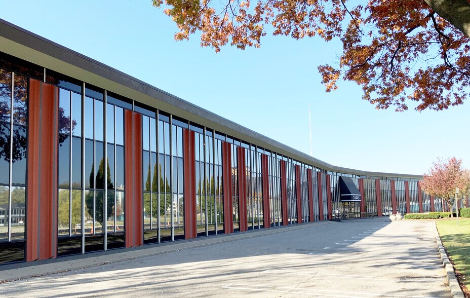 Primary Photo Of 24445 Northwestern Hwy, Southfield Office For Lease