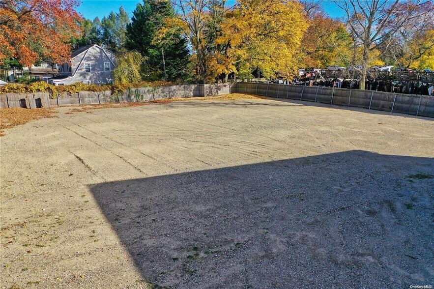 More Photos Of 6 Chadwick St, Glen Cove Specialty For Lease