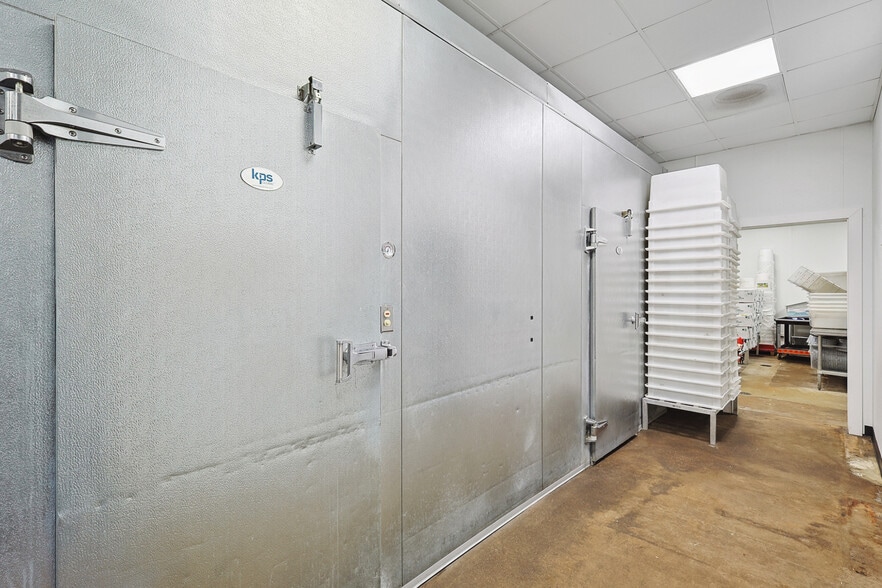 More Photos Of 8620 Clifford St, Fort Worth Restaurant For Sale