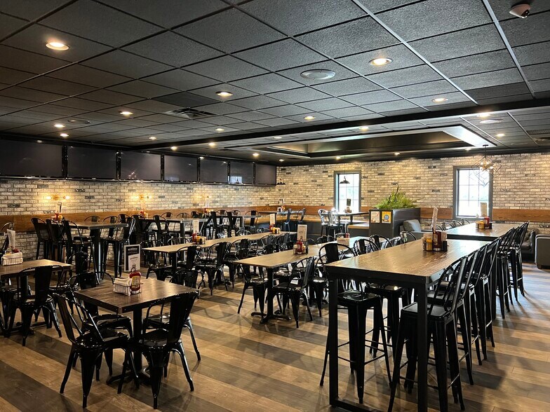 More Photos Of 4810 86th St, Urbandale Restaurant For Sale