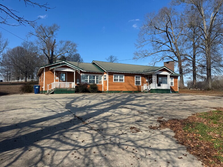 More Photos Of 8385 AL Highway 144, Alexandria Office Residential For Sale