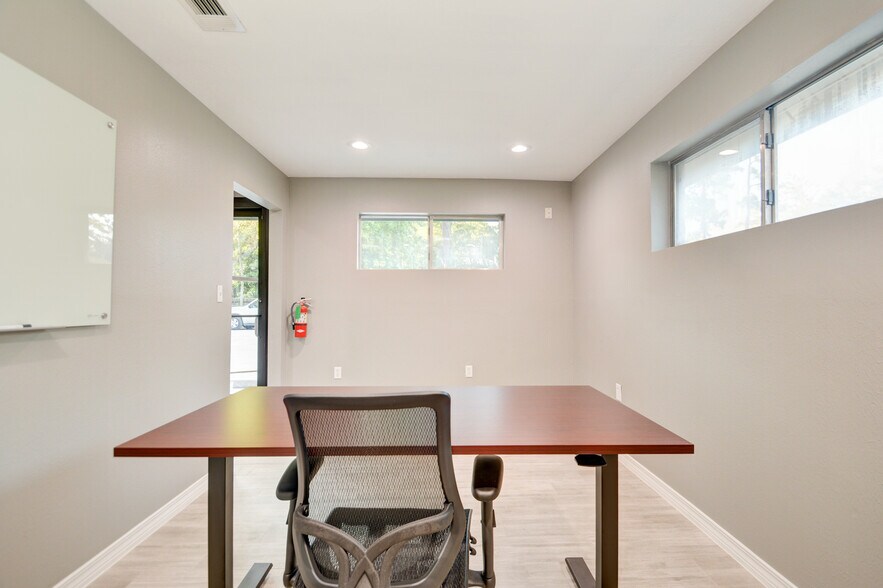 More Photos Of 26615 Oak Ridge Dr, The Woodlands Office For Lease