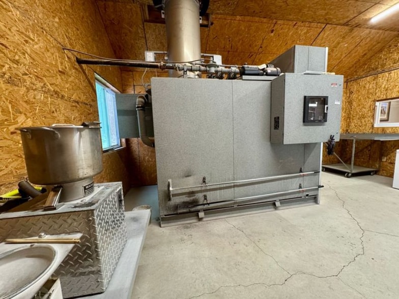 More Photos Of 57 Amanda Ln, Canaan Office For Sale