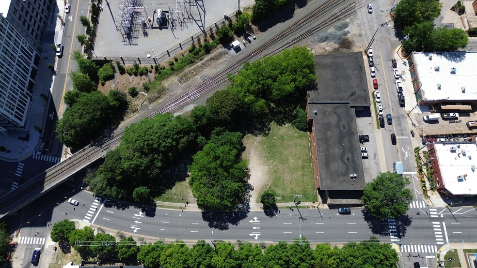 More Photos Of 301 W Cabarrus St, Raleigh Flex For Lease
