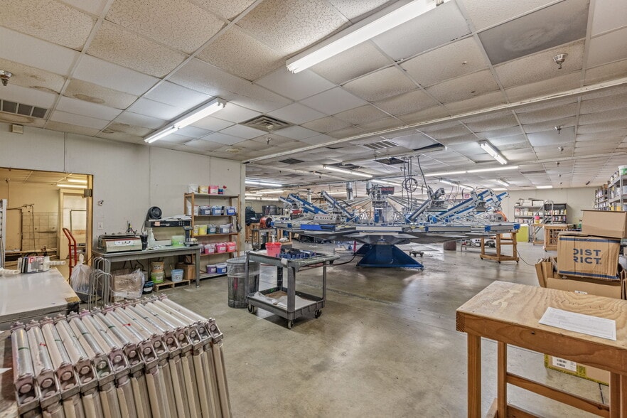 More Photos Of 6580 E Skelly Dr, Tulsa Manufacturing For Sale