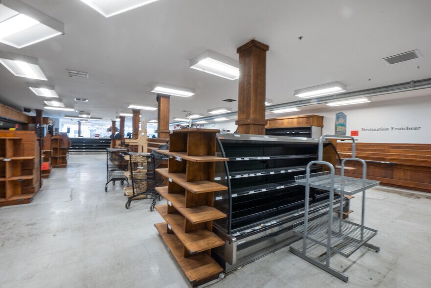 More Photos Of 3930-3932 St Ontario E, Montréal Storefront Retail Residential For Sale