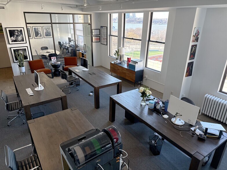 More Photos Of 210 Eleventh Ave, New York Office For Lease