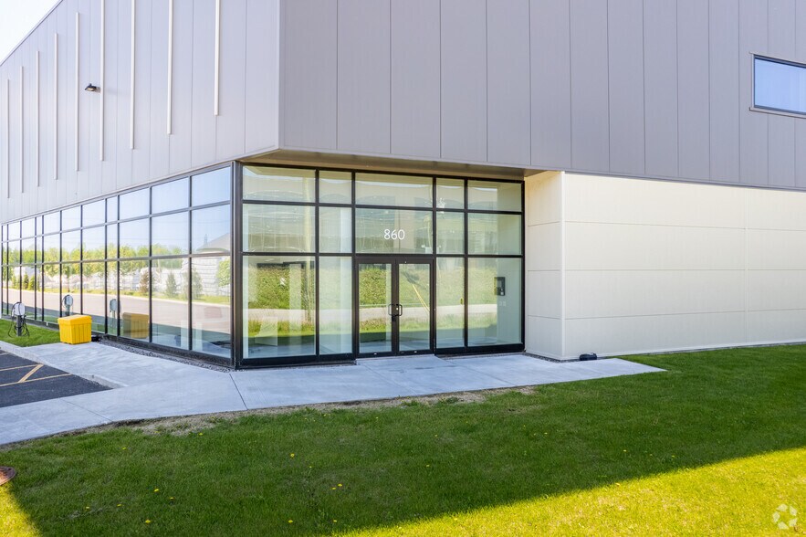 More Photos Of 860 St Turnbull, Beauharnois Warehouse For Sale