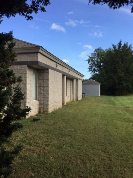 More Photos Of 9506 Hospital Ave, Nassawadox Medical For Sale
