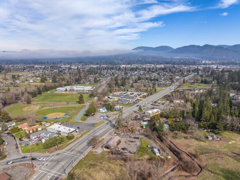 More Photos Of 2521 Williams Hwy, Grants Pass Carwash For Sale