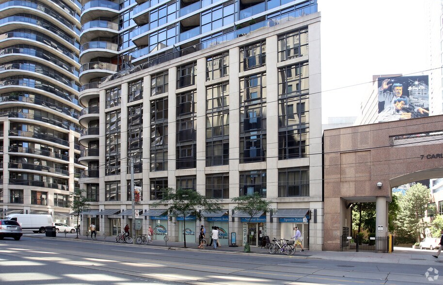 More Photos Of 21 Carlton St, Toronto Apartments For Lease
