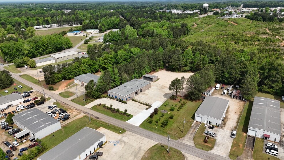 More Photos Of 109 Corporate Park East Dr, Lagrange Warehouse For Lease