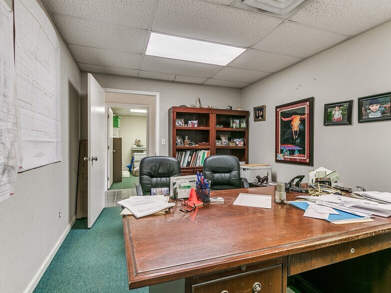 More Photos Of 219 N 6th St, Kingfisher Office For Sale
