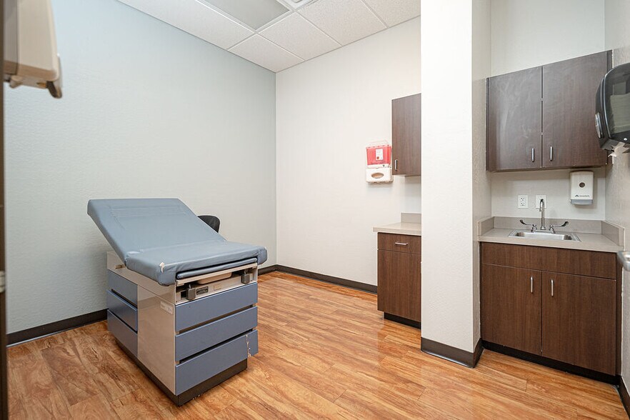 More Photos Of 4338 W Thomas Rd, Phoenix Storefront For Sale