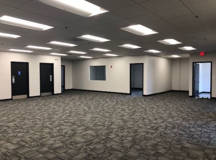 More Photos Of 700 N Rohlwing Rd, Itasca Warehouse For Lease