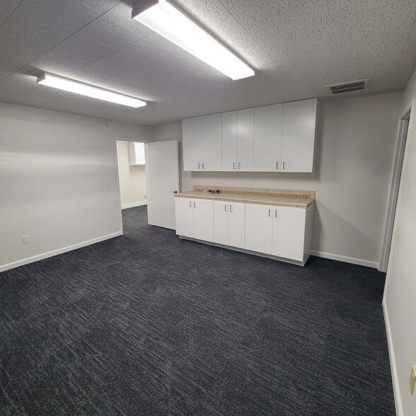 More Photos Of 12724 SE Stark St, Portland Loft Creative Space For Sale