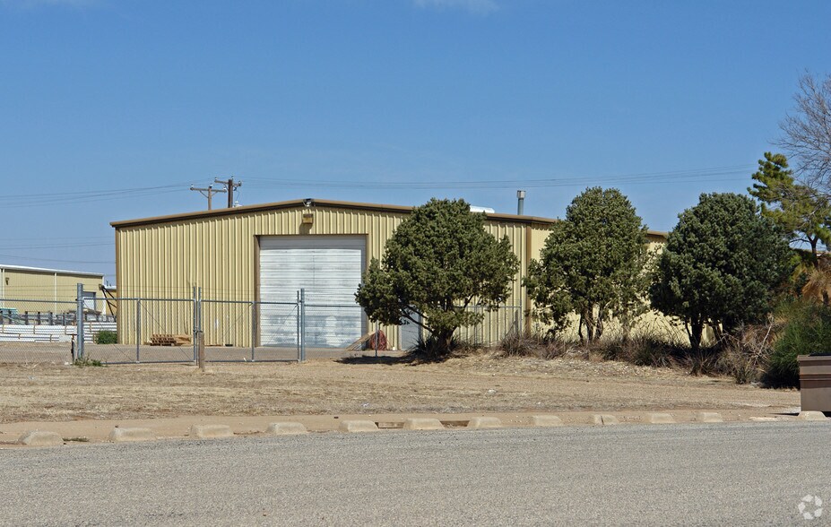 Primary Photo Of 1725 N Nashville Ave, Lubbock Warehouse For Sale