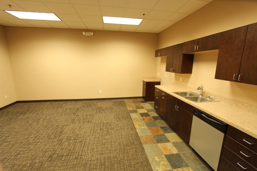 More Photos Of 1327-1331 Hwy 2 W, Kalispell Office For Lease