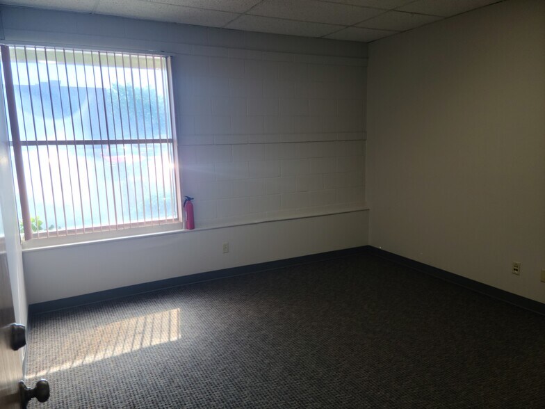 More Photos Of 1751 Alexander St, West Valley Coworking Space