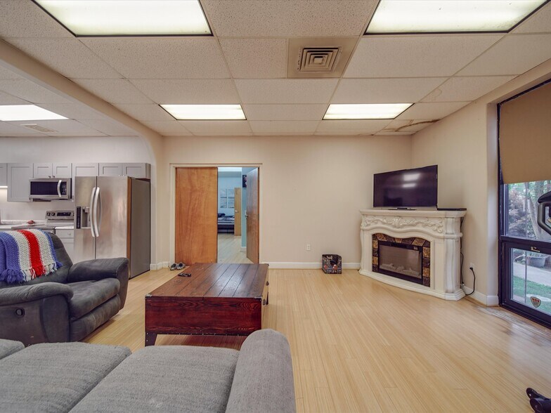 More Photos Of 4400 Republic Ct, Concord Warehouse For Lease