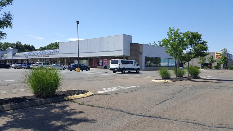 More Photos Of 550-560 Boston Post Rd, Orange Unknown For Lease