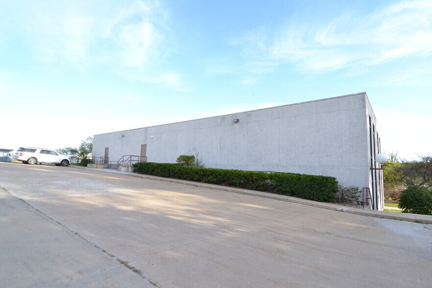More Photos Of 1 Crown Dr, Kirksville Office For Sale