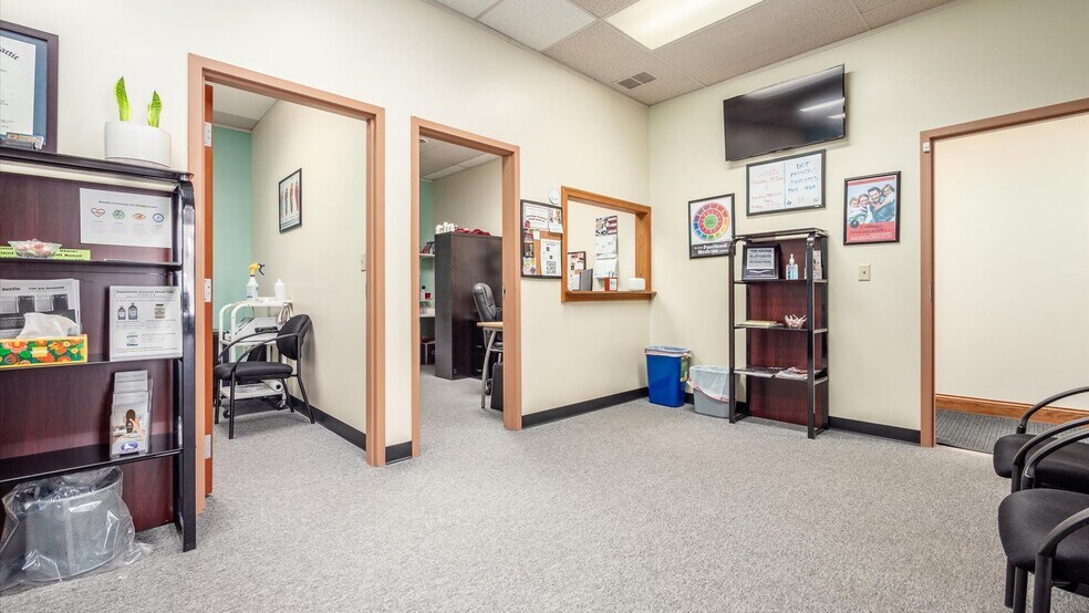 More Photos Of 927 Wheeling Ave, Cambridge Medical For Sale