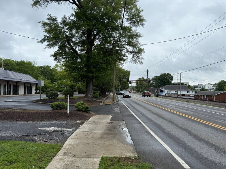 More Photos Of 8910 Main St, Woodstock Storefront Retail Office For Lease