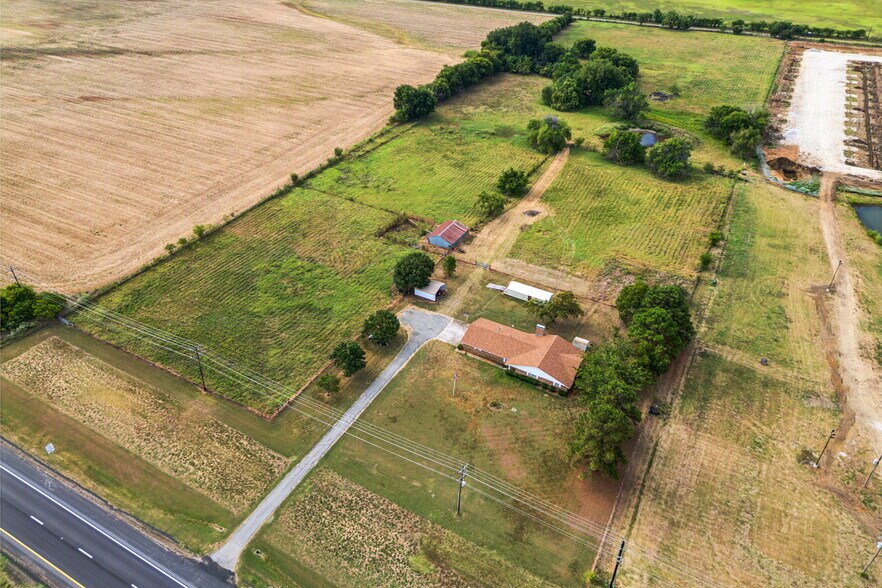 More Photos Of 31092 US Highway 82, Whitesboro Land For Sale