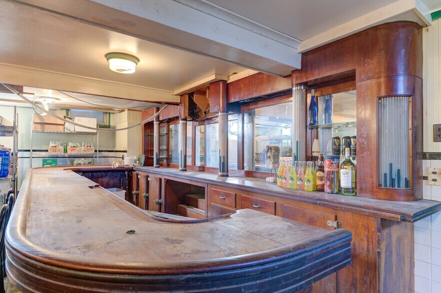 More Photos Of 28 E Main St, Johnstown General Retail For Sale