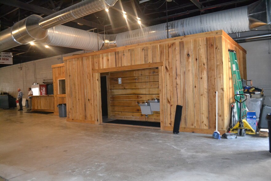 More Photos Of 512 Barrett Blvd, Henderson General Retail For Sale