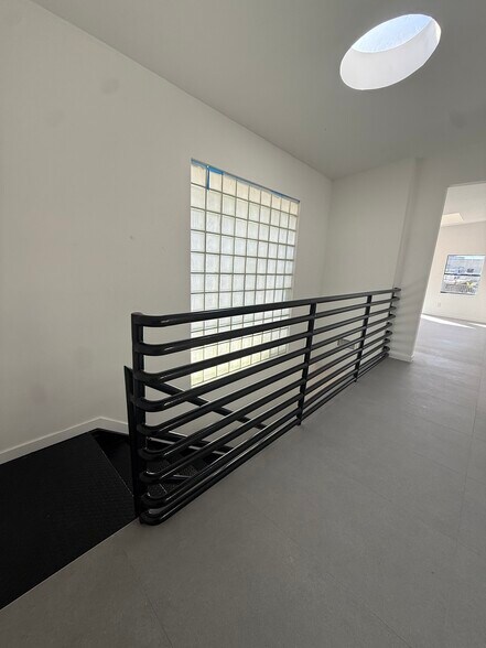 More Photos Of 304 N Harper Ave, Los Angeles Storefront Retail Office For Lease