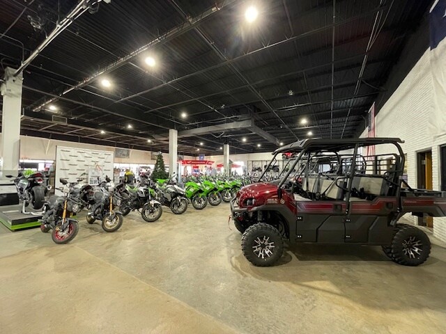 More Photos Of 13700 N Stemmons Fwy, Farmers Branch Freestanding For Lease