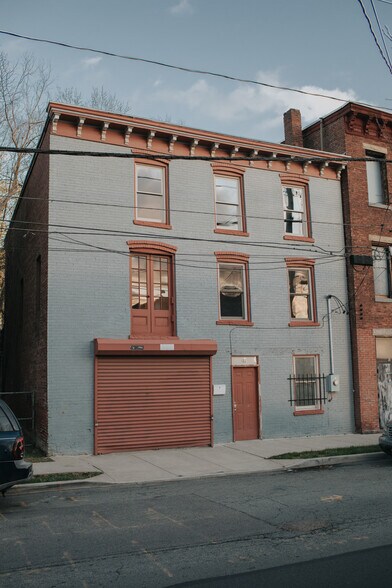 More Photos Of 32 Chambers St, Newburgh Light Manufacturing For Sale