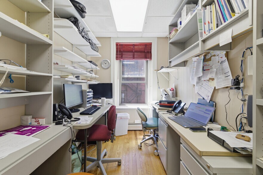 More Photos Of 1051 Beacon St, Brookline Medical For Sale