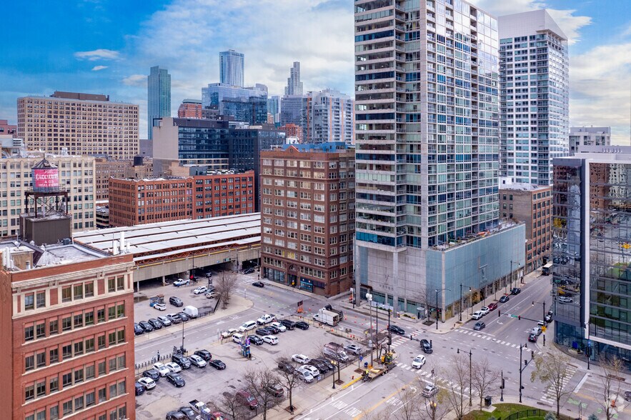 More Photos Of 161 W Harrison St, Chicago Apartments For Lease