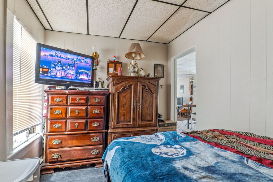 More Photos Of 462-470 2nd Ave, Troy Storefront Retail Residential For Sale