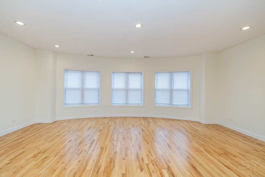 More Photos Of 6711 S Paxton Ave, Chicago Multifamily For Sale