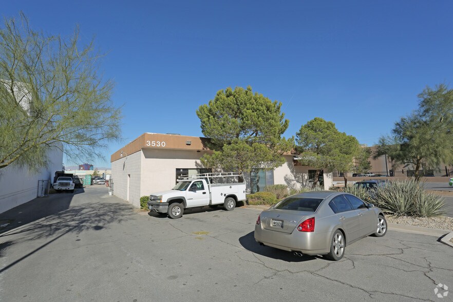 More Photos Of 3530-3534 W Hacienda Ave, Las Vegas Light Manufacturing For Lease