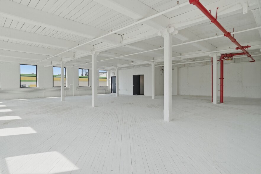 More Photos Of 111 Bruckner Blvd, Bronx Office For Lease